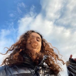 Meet your Posher, Zeynep bige